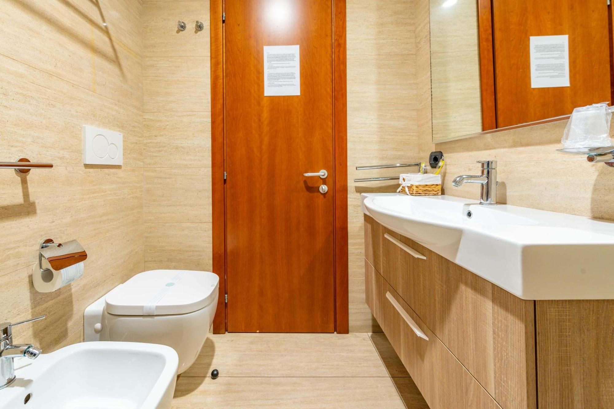 Andenis Tiber House Hotel Rome Exterior photo